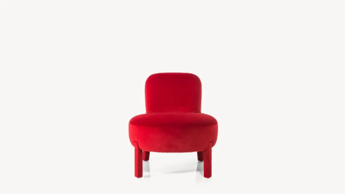 Poltroncina in tessuto rosso Bonobo di Moroso